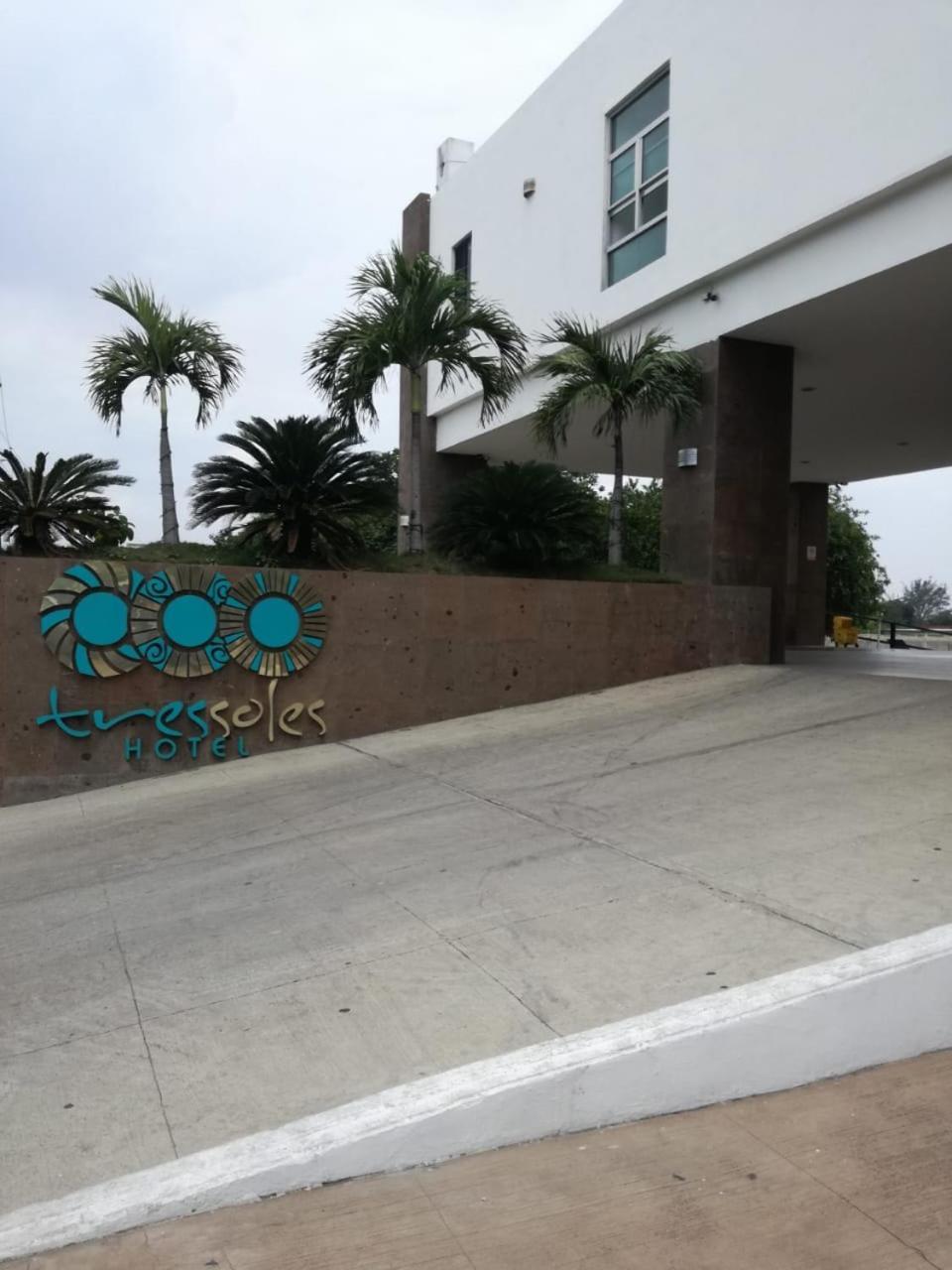 Hotel Tres Soles シウダード・マデロ エクステリア 写真
